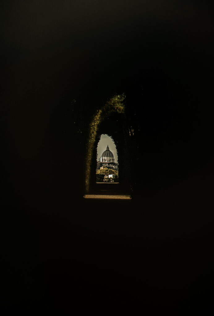 rzym, punkty widokowe w rzymie, najładniejsze punkty widokowe rzymu, panorama rzymu, gdzie najlepsza, widok przez dziurke od klucza rzym