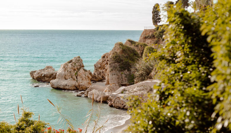 co zobaczyc w nerja, plaże w nerja, plaże andaluzji