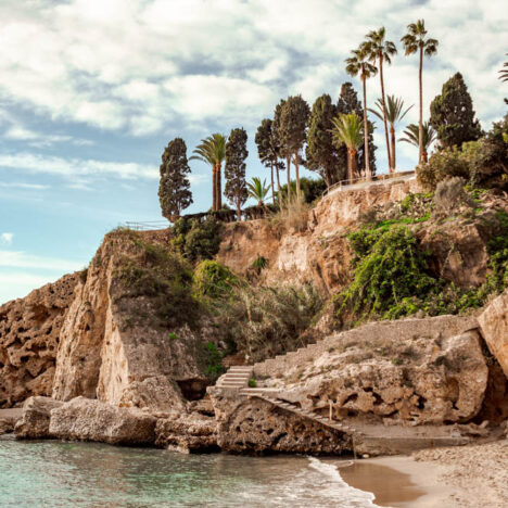co zobaczyc w nerja, plaże andaluzji, andaluzja na wakacje