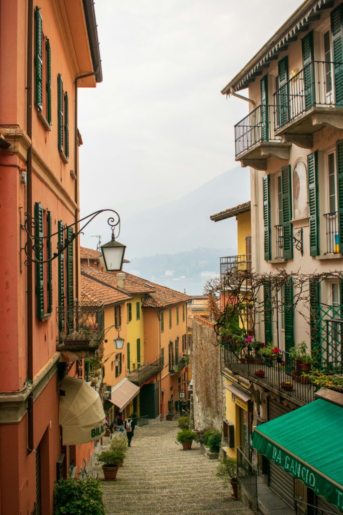 Popularna uliczka na zdjecia nad jeziorem Como, Bellagio