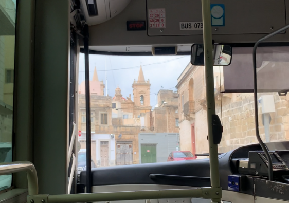 zwiedzanie malty komunikacją miejską, ile kosztują bilety na autobus na malcie