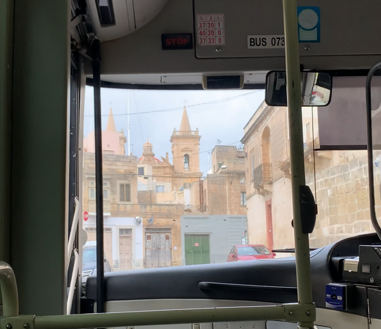zwiedzanie malty komunikacją miejską, ile kosztują bilety na autobus na malcie