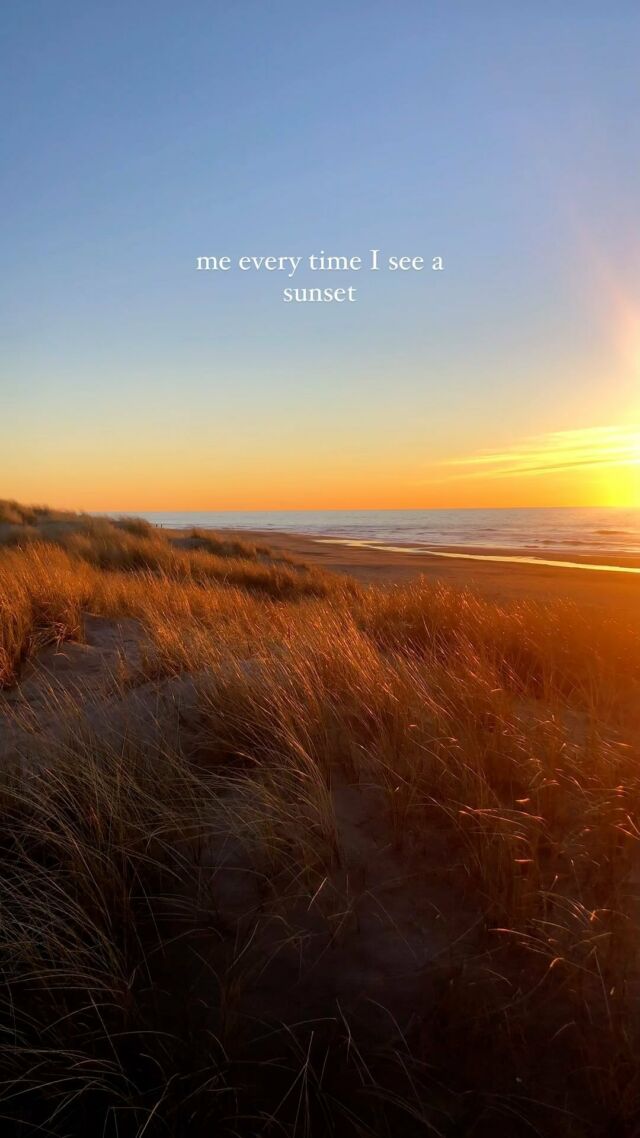 the sunset is always equally beautiful, no matter if you are 6 years old, 30 years old or 70 years old😭❤️

#sunset #travel #beautifuldestinations #beautifulplaces #life #sea #sealife #denmark #danmark #podróże #podróżemałeiduże #travelphotography #travelgram